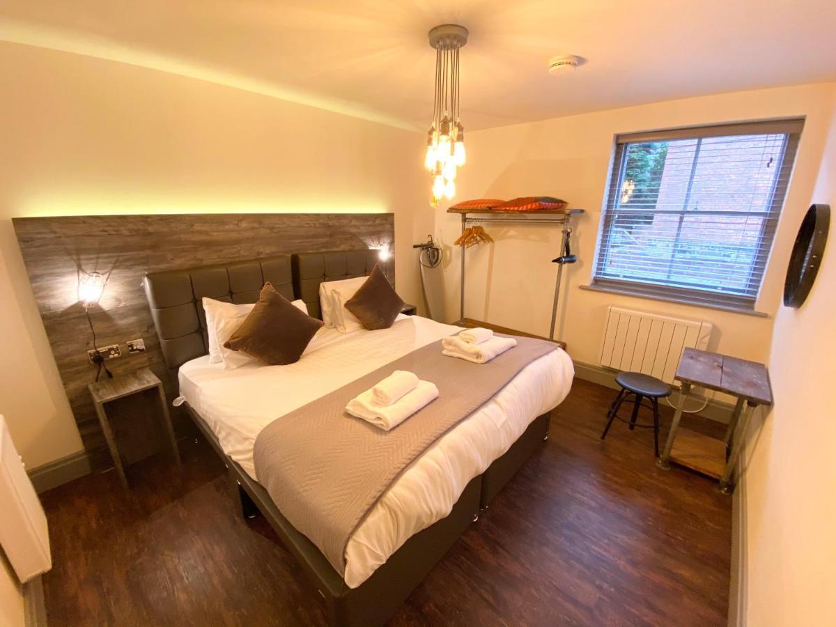 Loft At The Coach House Apartments Лидс Экстерьер фото